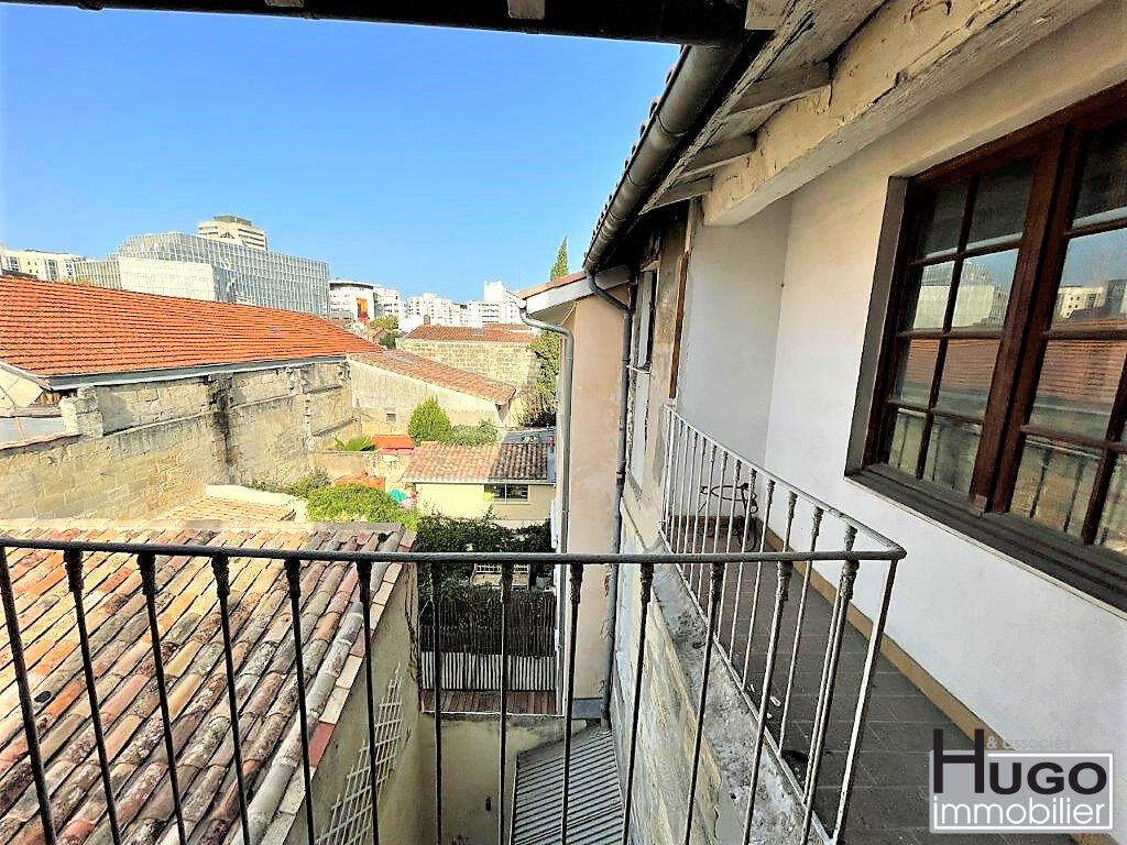 Photo DÉJÀ VENDU PAR L'AGENCE ! EXCLUSIVITÉ !!! BORDEAUX ORNANO - IMMEUBLE A RAFRAICHIR DE 195M² AVEC PATIO ET BALCON. image 6/6