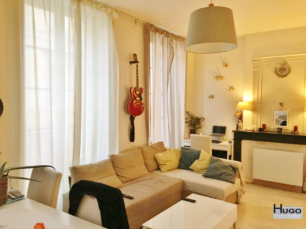 Photo DÉJÀ VENDU PAR L'AGENCE ! BORDEAUX - PLACE PAUL DOUMER - CHARTRONS - APPARTEMENT 75M² ! image 2/6