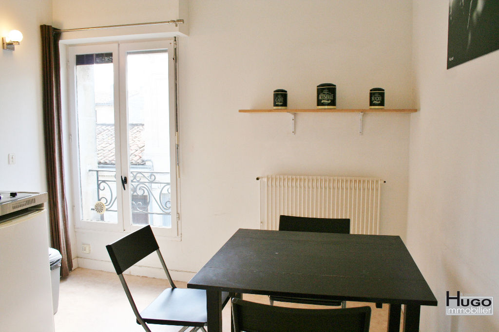 Photo DÉJÀ VENDU ! EXCLUSIVITÉ !!! BORDEAUX- SAINT-BRUNO- IMMEUBLE DE 5 LOTS D'ENVIRON 175M²- REVENU LOCATIF ANNUEL DE 41.900NET ! image 3/6