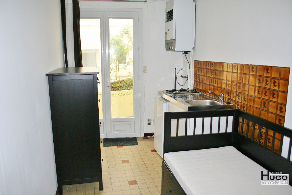 Photo DÉJÀ VENDU ! EXCLUSIVITÉ !!! BORDEAUX- SAINT-BRUNO- IMMEUBLE DE 5 LOTS D'ENVIRON 175M²- REVENU LOCATIF ANNUEL DE 41.900NET ! image 5/6