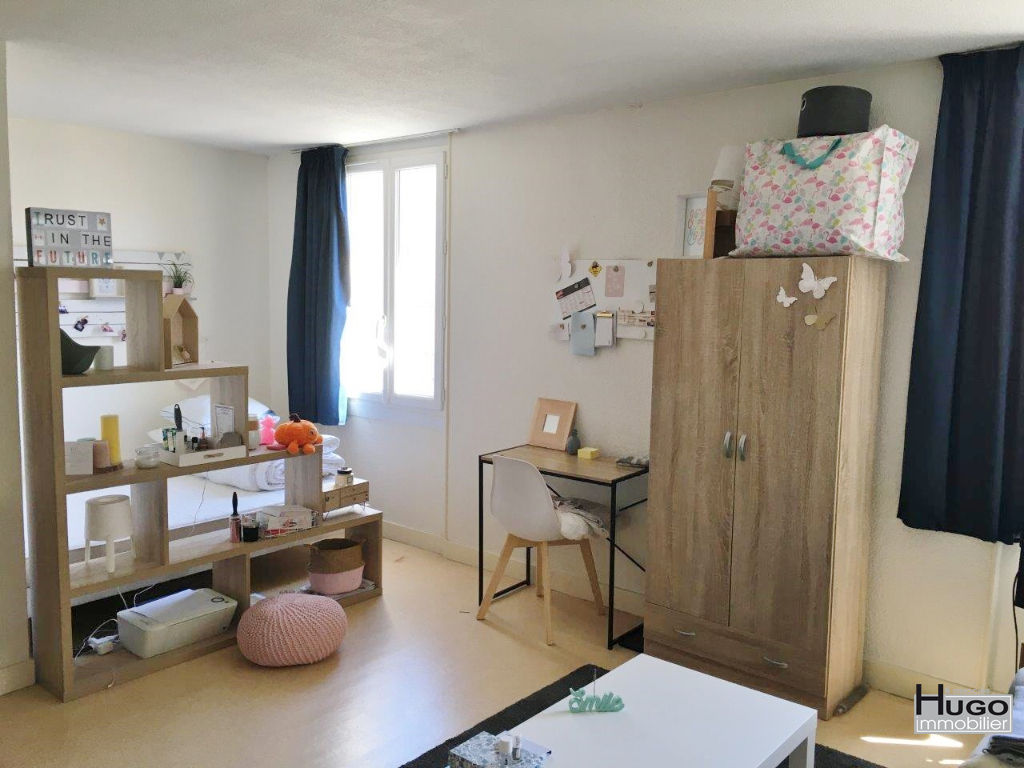 DÉJÀ VENDU !!! BORDEAUX- COURS ARISTIDE BRIAND- TRAM: VICTOIRE- IMMEUBLE 7 LOTS. REVENU LOCATIF ANNUEL: 38.000  !!