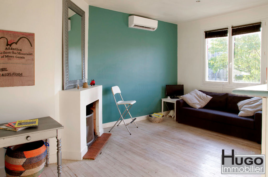 Photo DÉJÀ VENDU PAR HUGO IMMOBILIER & ASSOCIES !!! EXCLUSIVITÉ !!! BORDEAUX CHARTRONS- SAINT MARTIAL- APPARTEMENT TYPE 2 AVEC CHAI ET GARAGE !!! image 1/6