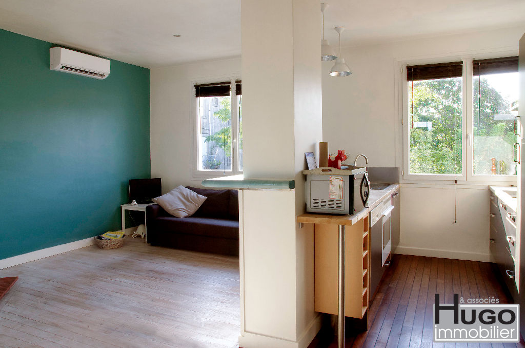 Photo DÉJÀ VENDU PAR HUGO IMMOBILIER & ASSOCIES !!! EXCLUSIVITÉ !!! BORDEAUX CHARTRONS- SAINT MARTIAL- APPARTEMENT TYPE 2 AVEC CHAI ET GARAGE !!! image 2/6