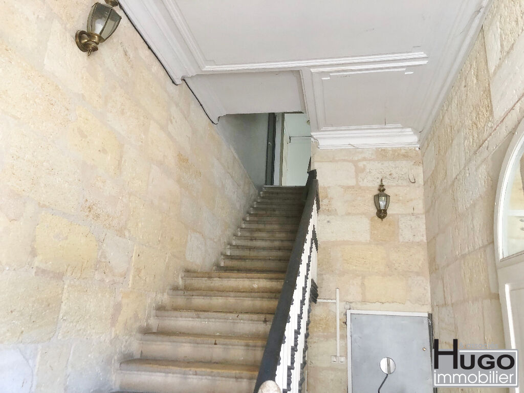 Photo DÉJÀ VENDU PAR L'AGENCE !!! EXCLUSIVITÉ !!! BORDEAUX GARE SAINT JEAN- EURATLANTIQUE- IMMEUBLE MIXTE 15 LOTS LIBRES D'ENVIRON 690M² ! image 3/6