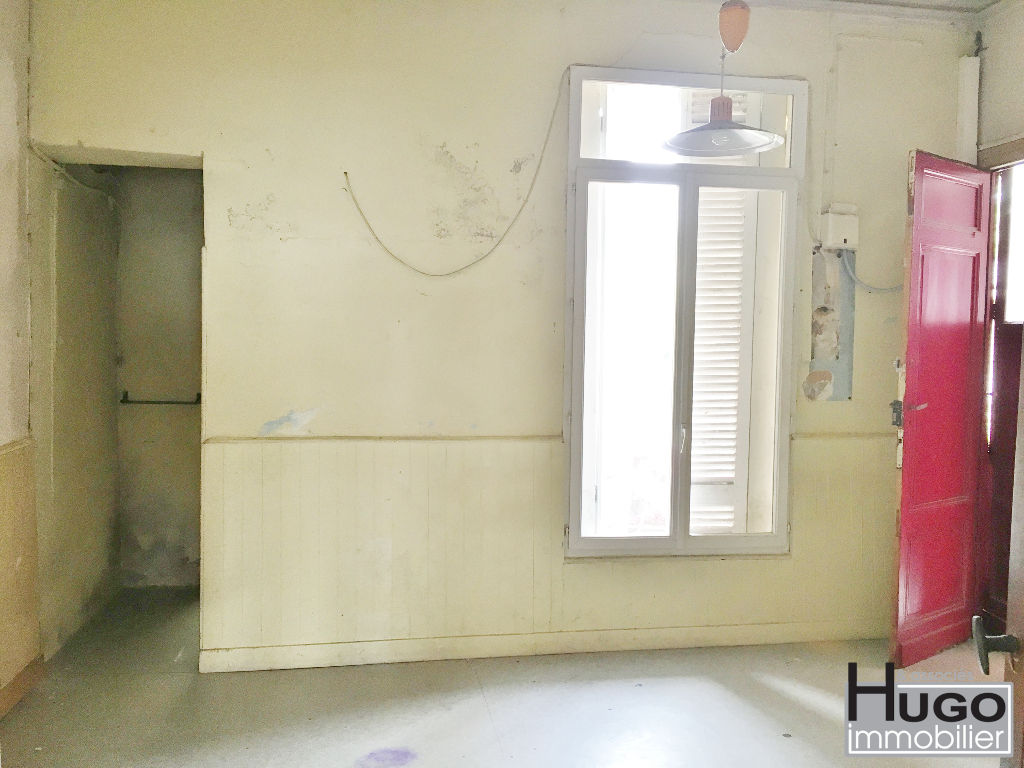 Photo DÉJÀ VENDU PAR L'AGENCE ! BORDEAUX BARRIÈRE DE BÈGLES- LOCAL COMMERCIAL VIDE 60M² + JARDINET 22M² ! image 3/6