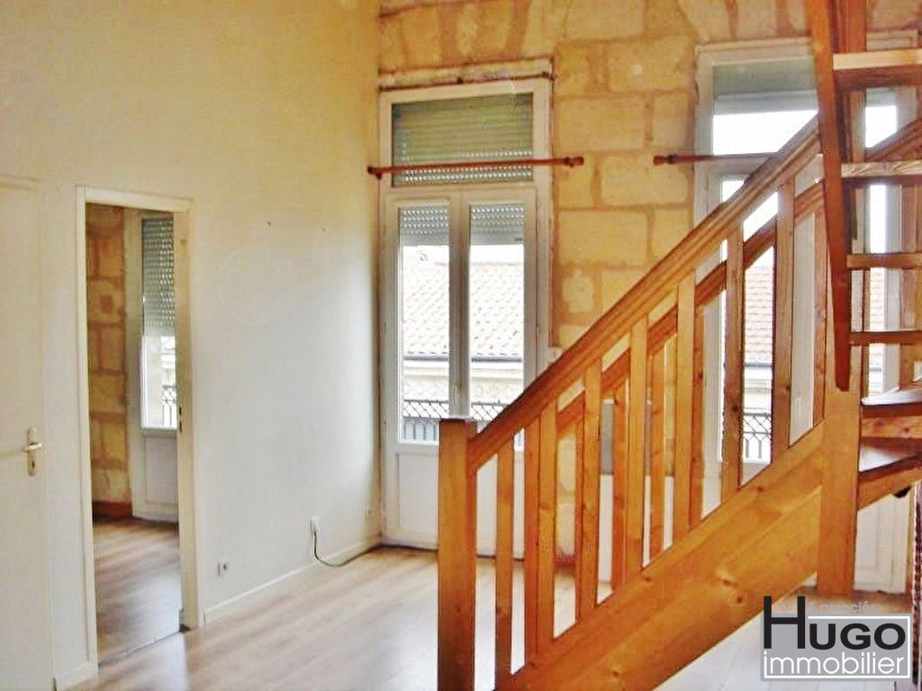 Photo DÉJÀ VENDU PAR L'AGENCE !!! SPÉCIAL INVESTISSEUR ! EXCLUSIVITÉ !!! BORDEAUX BARRIÈRE DE BÈGLES- APPARTEMENT T3 DUPLEX- VENDU LOUE ! image 2/6