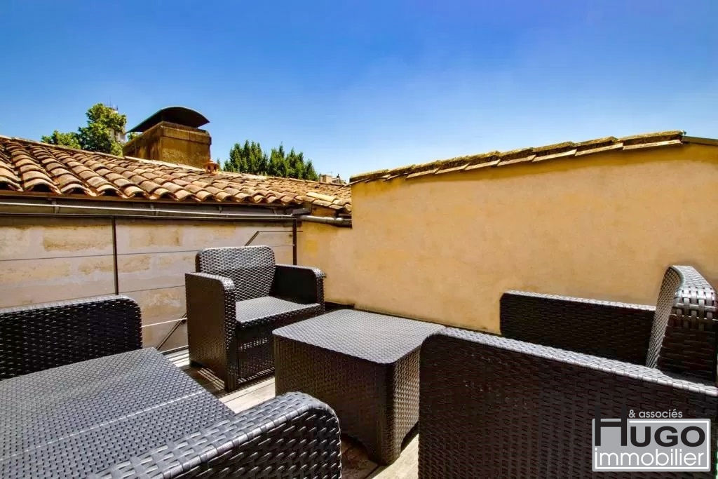 DÉJÀ VENDU PAR L'AGENCE !!! BORDEAUX ENTRE PEY-BERLAND ET LA PLACE GAMBETTA- IMMEUBLE 2 LOGEMENTS RENOVES ET MEUBLES POUR LOCATION COURTE DUREE !