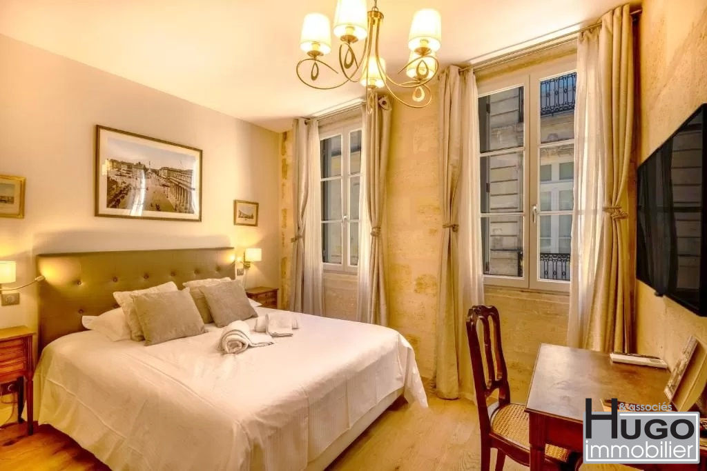 Photo DÉJÀ VENDU PAR L'AGENCE !!! BORDEAUX ENTRE PEY-BERLAND ET LA PLACE GAMBETTA- IMMEUBLE 2 LOGEMENTS RENOVES ET MEUBLES POUR LOCATION COURTE DUREE ! image 3/6