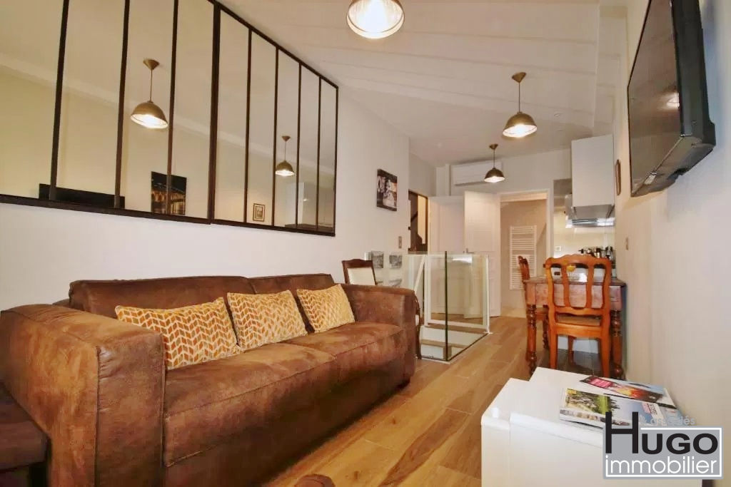 Photo DÉJÀ VENDU PAR L'AGENCE !!! BORDEAUX ENTRE PEY-BERLAND ET LA PLACE GAMBETTA- IMMEUBLE 2 LOGEMENTS RENOVES ET MEUBLES POUR LOCATION COURTE DUREE ! image 4/6