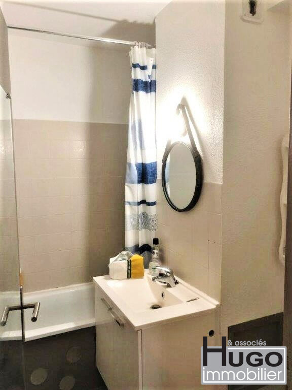 Photo DÉJÀ VENDU PAR L'AGENCE !!! EXCLUSIVITE !!! BORDEAUX PLACE GAMBETTA - STUDIO 28M² VENDU LOUE. image 5/6