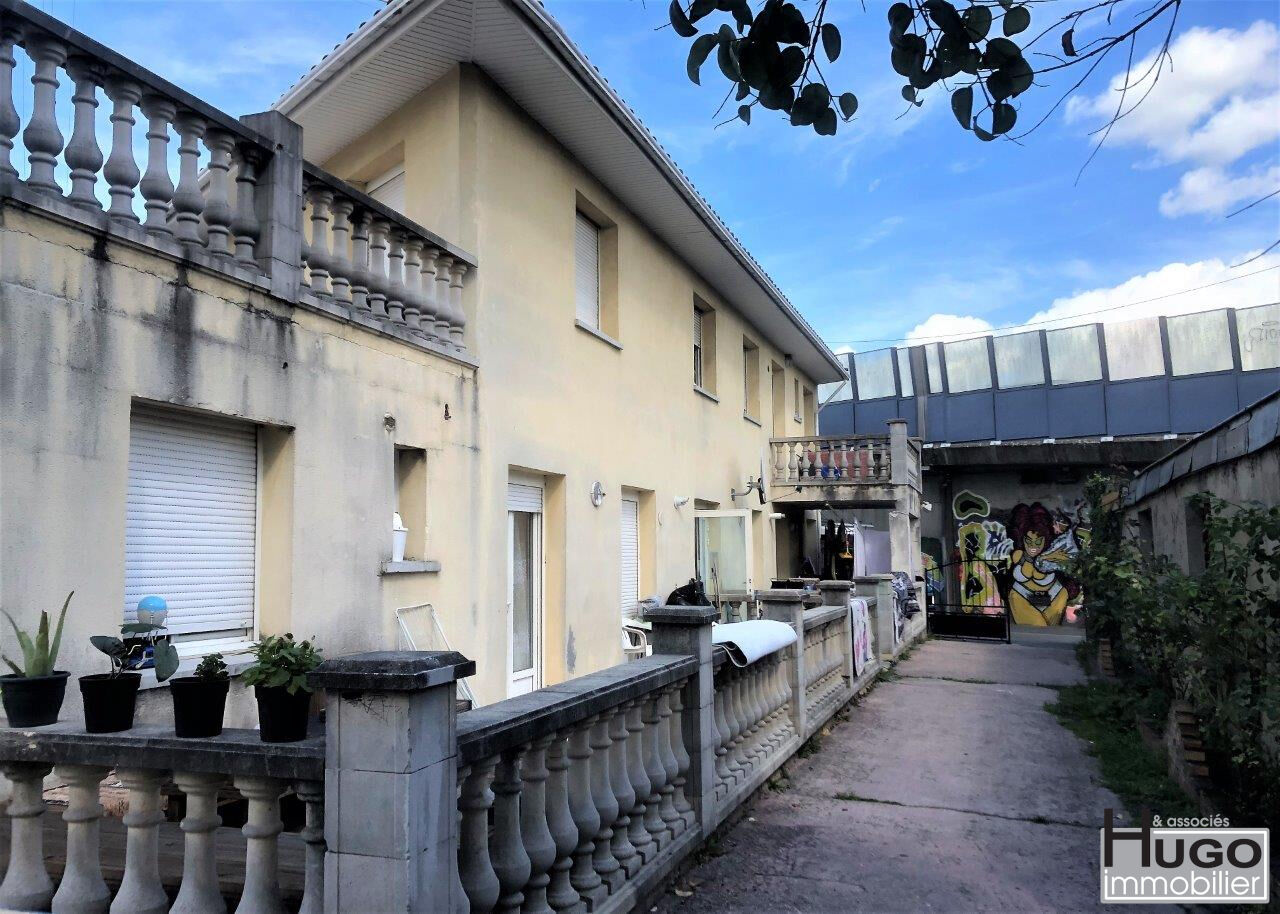 Photo DÉJÀ VENDU PAR L'AGENCE !!! EXCLUSIVITÉ !!! BORDEAUX BASTIDE- AV THIERS- IMMEUBLE 7 LOTS DE 365M² - REVENU LOCATIF ANNUEL DE 60.000NET ! image 5/6