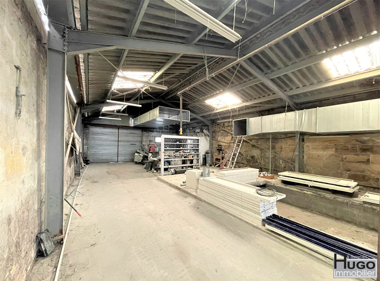 Photo BORDEAUX- QUARTIER SAINT JEAN- IMMEUBLE MIXTE 3 LOTS 460M² + CAVE ET JARDIN DE 300M²- A VOS PROJETS ! image 5/6