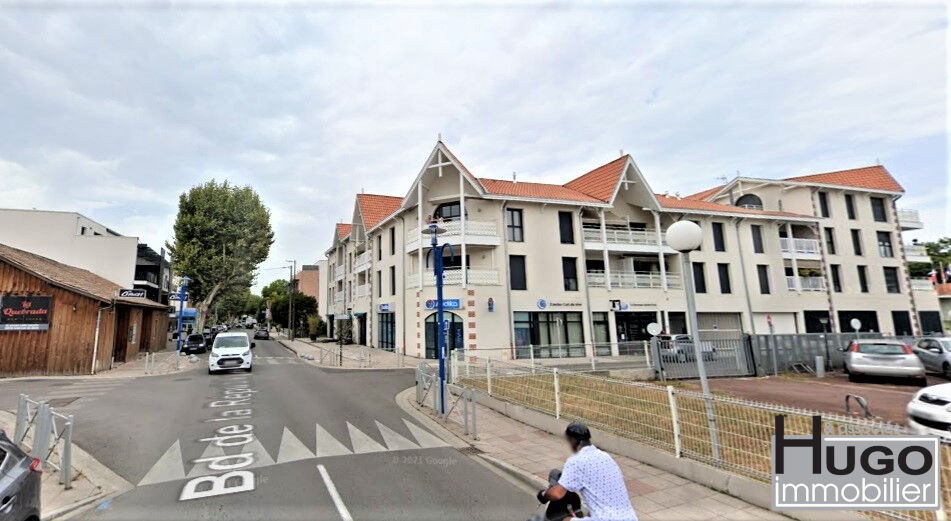 DÉJÀ VENDU PAR L'AGENCE !!!  ANDERNOS CENTRE- BVD DE LA RÉPUBLIQUE- LOCAL COMMERCIAL LOUE + 3 PARKINGS !