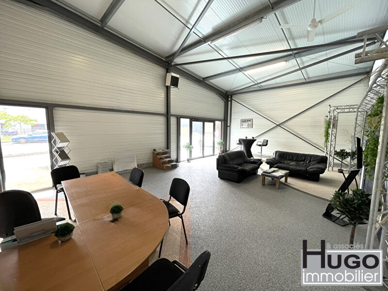 Photo DÉJÀ VENDU PAR L'AGENCE !!!  EXCLUSIVITÉ !!!  SAINT JEAN D'ILLAC- PROCHE AÉROPORT DE BORDEAUX-MÉRIGNAC - LOCAL COMMERCIAL ARTISANAL 210m² ! image 2/6