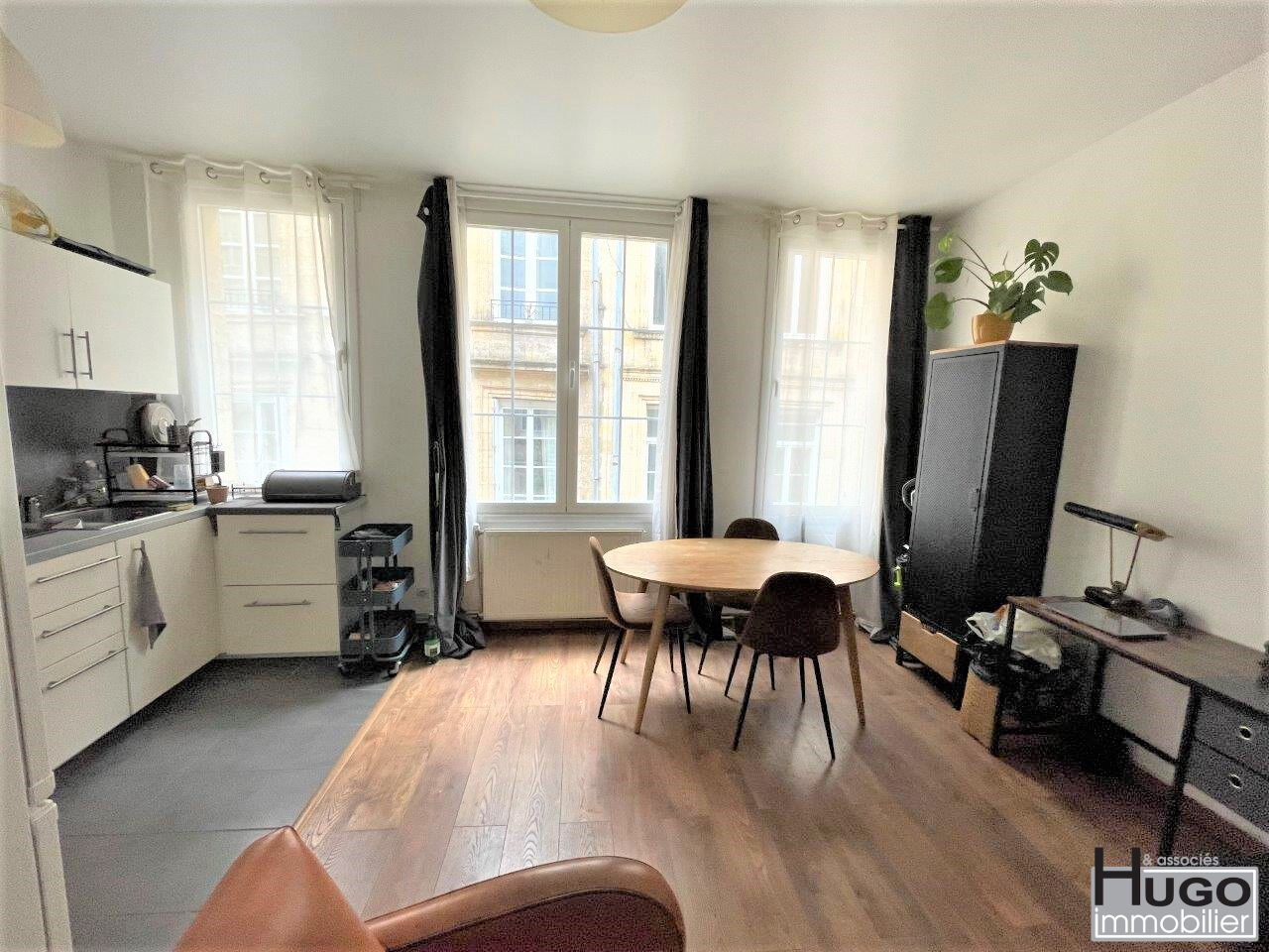 DÉJÀ VENDU PAR L'AGENCE !!! EXCLUSIVITÉ- BORDEAUX SAINT PIERRE- PROCHE PLACE DU PARLEMENT- IMMEUBLE EN PIERRE MIXTE 4 LOTS- SECTEUR SAUVEGARDÉ !