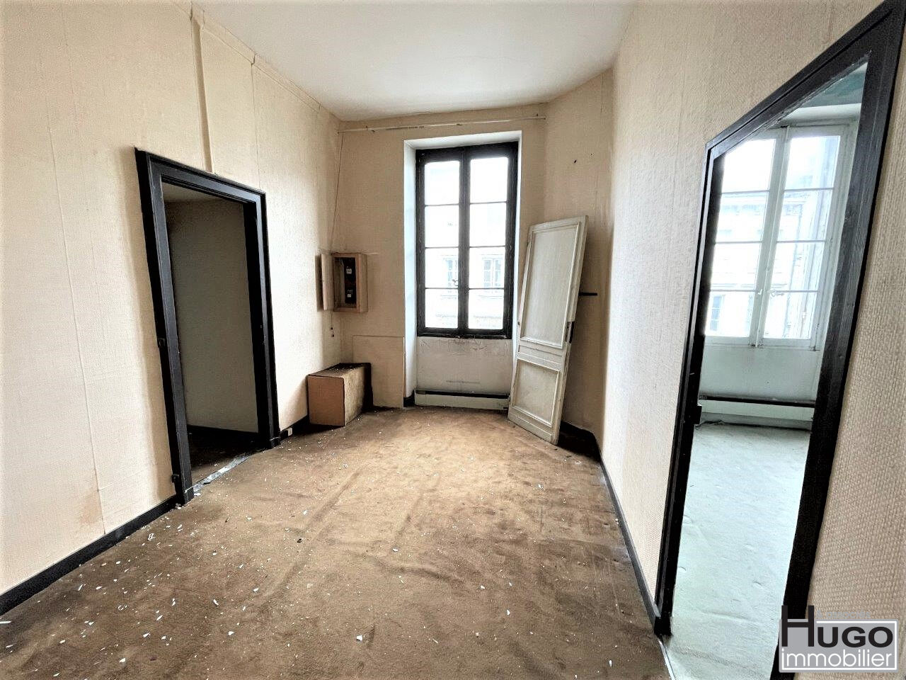 BORDEAUX- PROCHE COURS DE L'INTENDANCE- IMMEUBLE MIXTE 5 LOTS 250M² EN SECTEUR SAUVEGARDÉ !