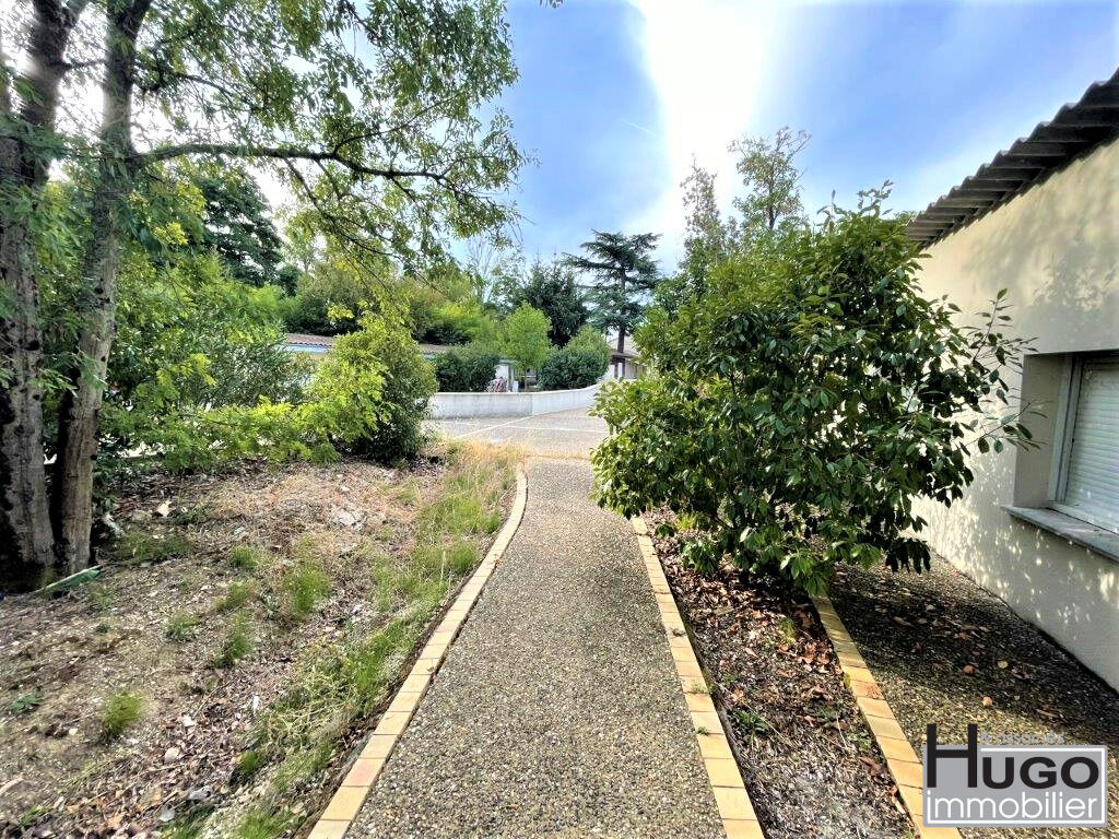 Photo DÉJÀ VENDU PAR L'AGENCE !!!  EXCLUSIVITÉ !!! CAMBLANES- BORD DE R.D. 10- GARAGE-ATELIER DE 65M² SUR UN TERRAIN DE 560M² ! image 5/6