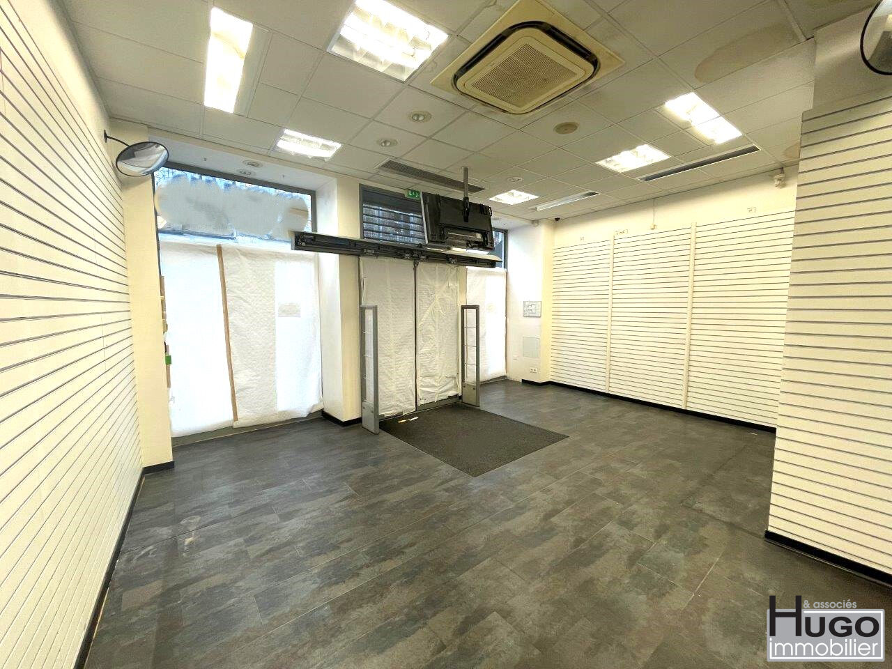 Photo BORDEAUX- RUE SAINTE CATHERINE- IMMEUBLE MIXTE 6 LOTS 480M² LIBRE - A VOS PROJETS ! image 2/6