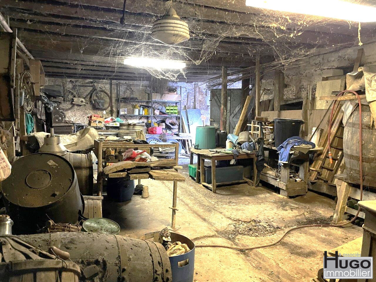 Photo DÉJÀ VENDU PAR L'AGENCE !!! EXCLUSIVITÉ ! LATRESNE- BORD DE GARONNE- GRANGE + LOGEMENT T2 DUPLEX AVEC JARDIN !!! image 6/6