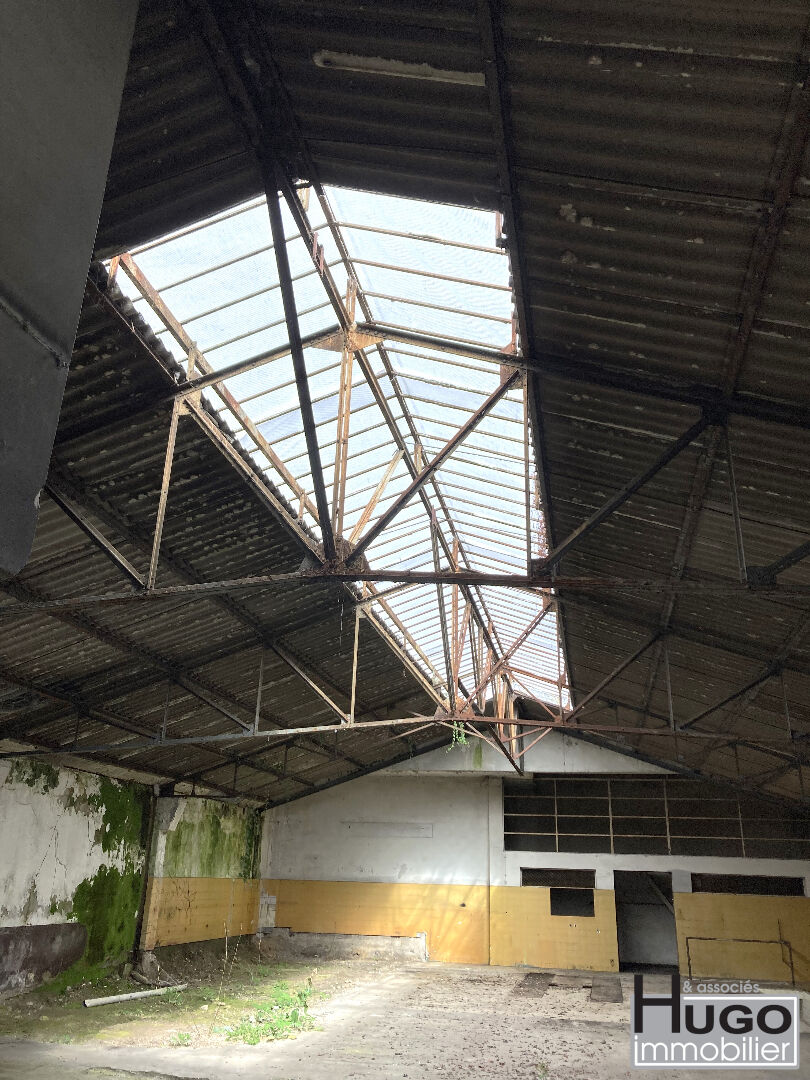 Photo BORDEAUX- BARRIÈRE DU MÉDOC- TRAM D- ENTREPÔT DE 520M² TRANSFORMABLE EN BUREAUX ... image 2/3