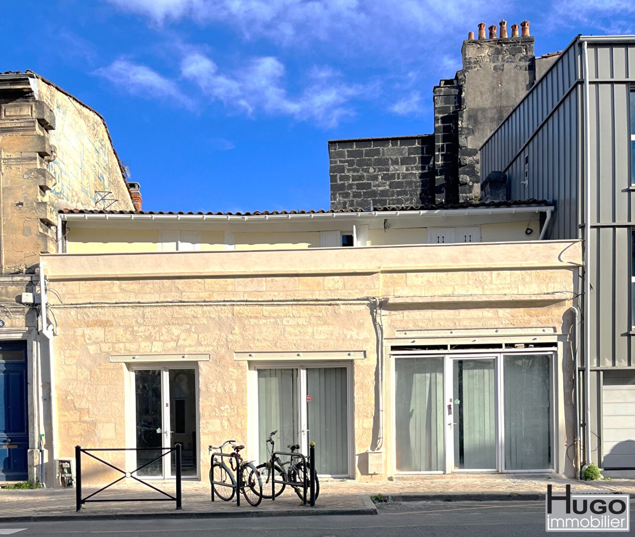 VENDU PAR L'AGENCE !!!  BORDEAUX- CHARTRONS- 2 LOCAUX DE 31M² ET 49M² A DESTINATION COMMERCIALE + 2 TERRASSES !