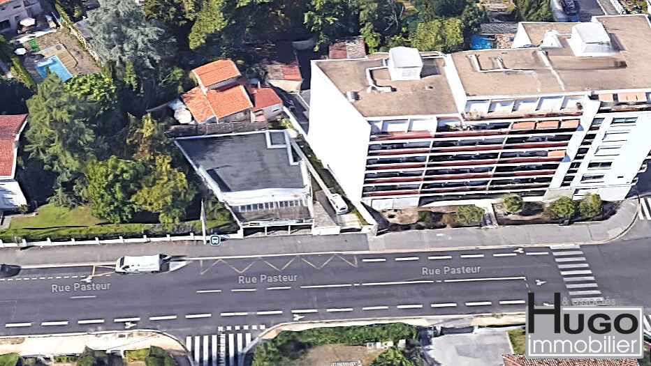 BORDEAUX CAUDÉRAN- STADE BORDELAIS- LOCAL COMMERCIAL 150M² + TERRASSE D'ACCUEIL 45M² - LIBRE !