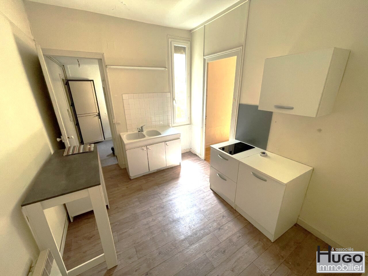 Photo BORDEAUX- JARDIN PUBLIC- TRAM C: PAUL DOUMER- IMMEUBLE 3 LOTS + COUR- IDEAL INVESTISSEUR ! image 5/6