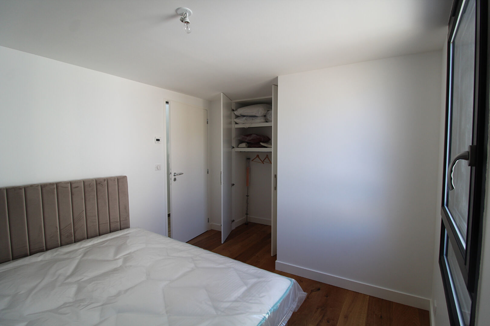 Photo BELLE ILE EN MER  LOCATION MEUBLEE BAIL EN COURS  APPARTEMENT  2 chambres image 3/6