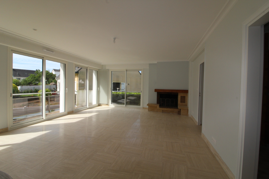 Photo A LOUER LORIENT Appartement T4 à 107 m2 image 1/6