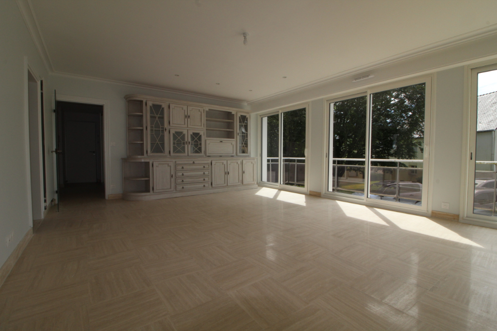 Photo A LOUER LORIENT Appartement T4 à 107 m2 image 2/6