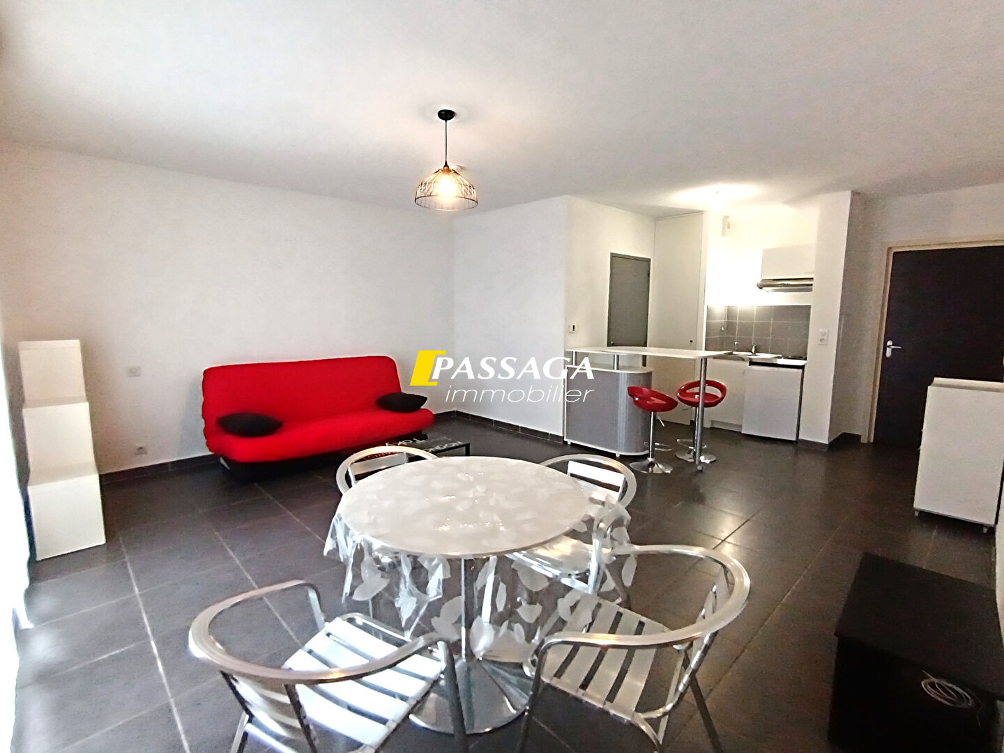 Photo Appartement RODEZ - 1 pièce(s) - 37.14 m² - Parking couvert 2 voitures image 2/4