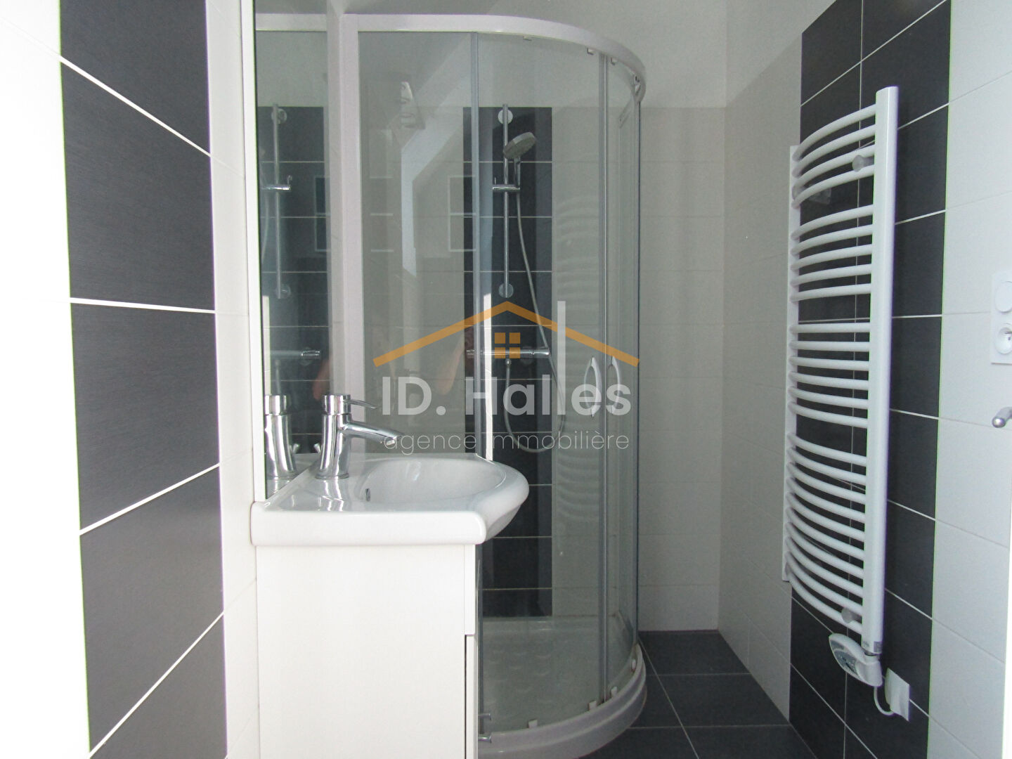 Photo LOCATION RENAZE image 3/5