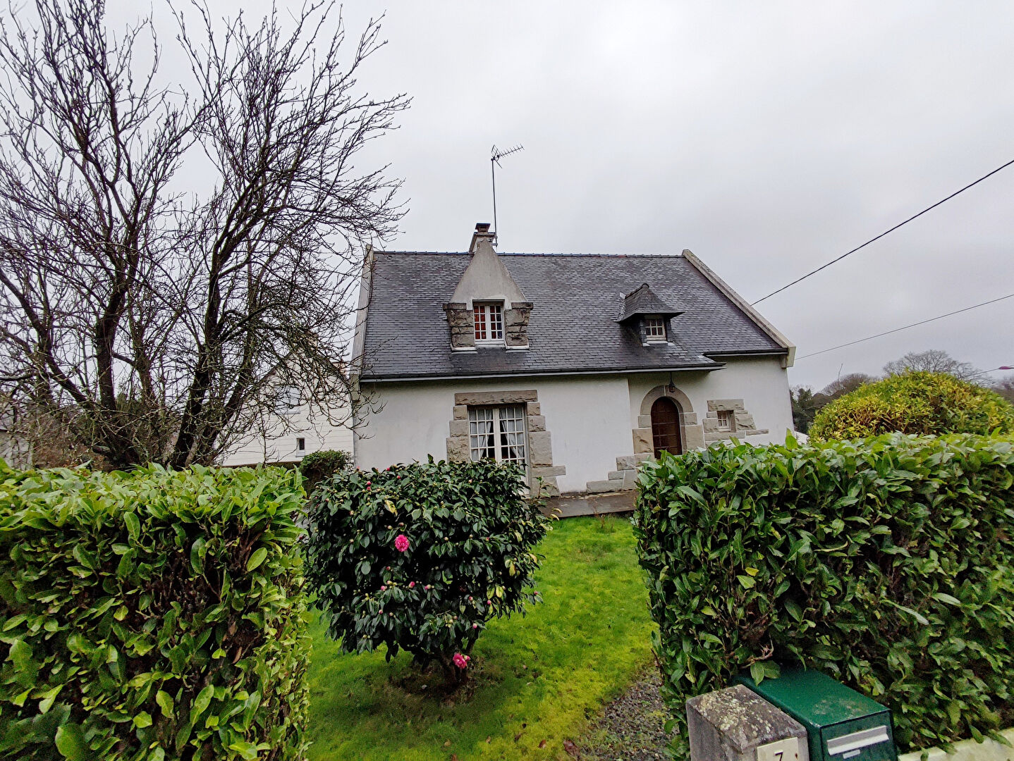 AU CENTRE DU VILLAGE !