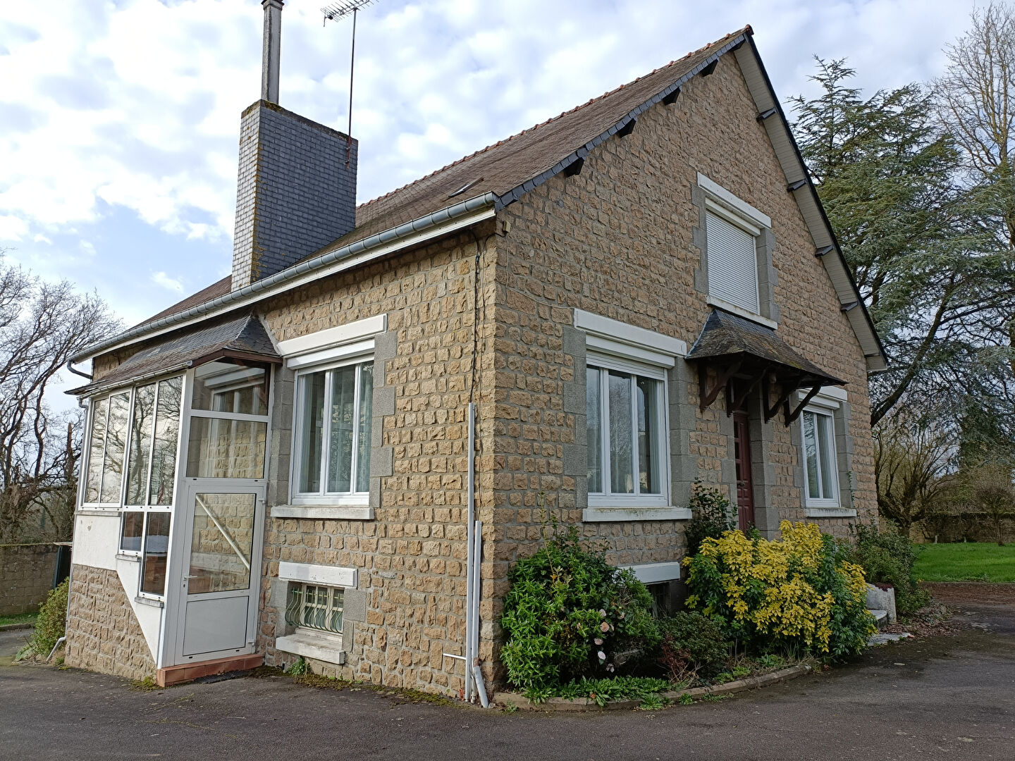 Photo MAISON EN PIERRES AVEC DEUX TERRAINS CONSTRUCTIBLES ! image 2/6
