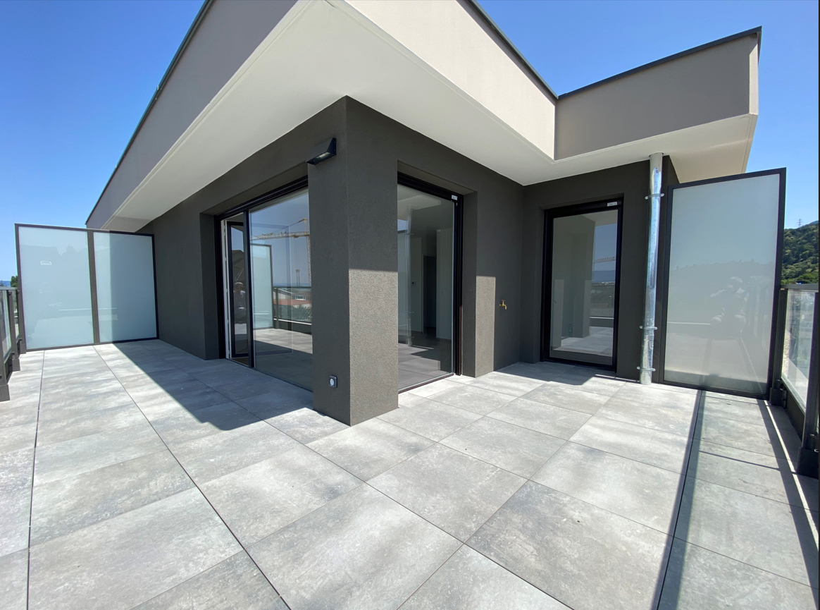 Appartement T4 attique de 83.86 m² -  Vue lac Thonon Les Bains