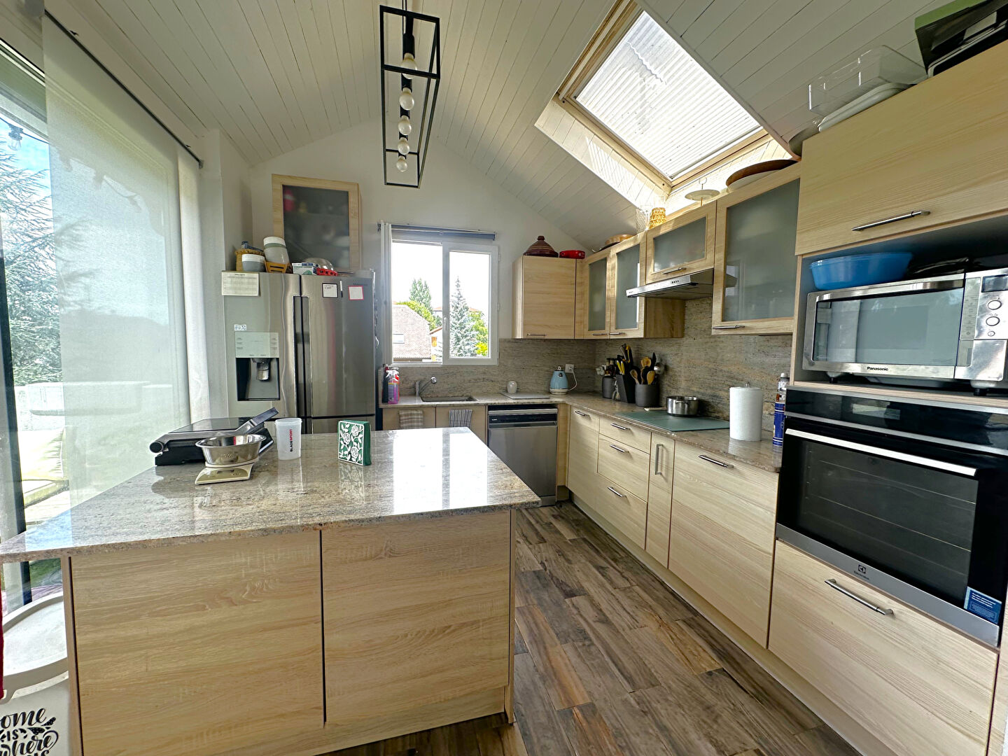 Exclusivité : A vendre à VILLE LA GRAND, Appartement duplex de 140 m² utiles dans maison