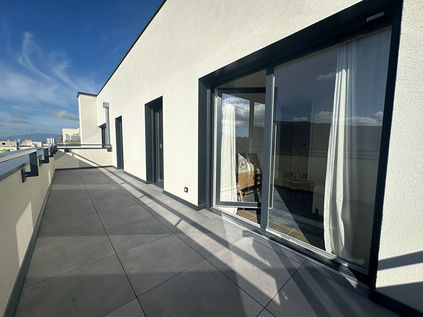 Photo À vendre - Appartement 4 pièces 100.60 m²  -Dernier étage -  Ambilly (quartier Croix d'Ambilly) image 3/6