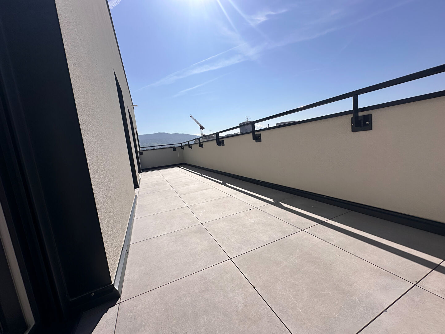 Photo À vendre - Appartement 4 pièces 100.60 m²  -Dernier étage -  Ambilly (quartier Croix d'Ambilly) image 4/6