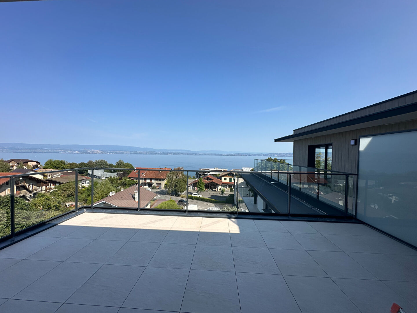 Photo Appartement T3 de 81.67 m² dernier étage - Vue Lac imprenable  - Evian Les Bains image 3/6