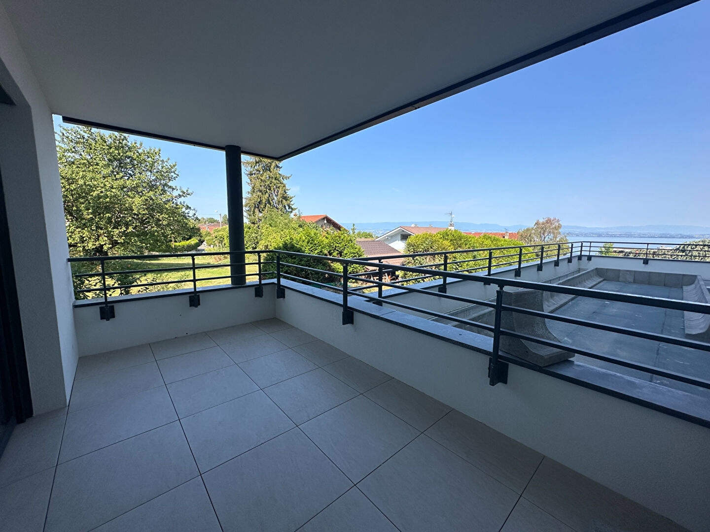 Appartement T4 de 92.46 m² en rez-de-jardin et terrasse - Evian Les Bains