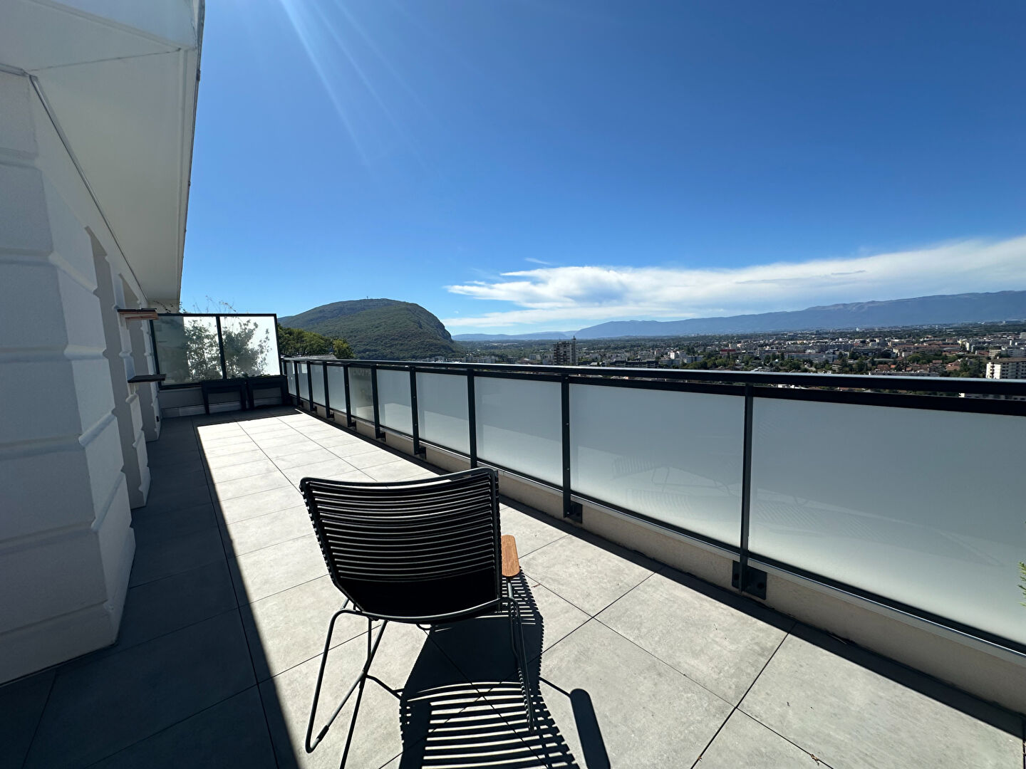 Exclusivité ! Superbe T4 dernier étage avec terrasse panoramique à Vétraz-Monthoux