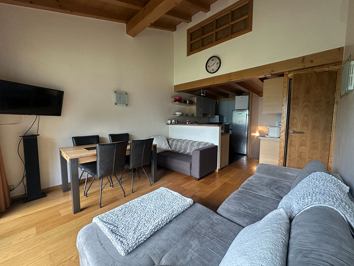 Photo À vendre , Appartement quadruplex - 5 pièces de 78.17 m2 aux Houches, vue panoramique sur les montagnes image 2/6