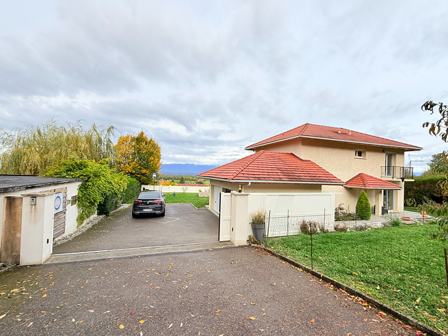 Photo A vendre à SAINT CERGUES, très belle maison récente de 121 m² habitables sur un terrain clos et arboré de 600 m² image 2/6
