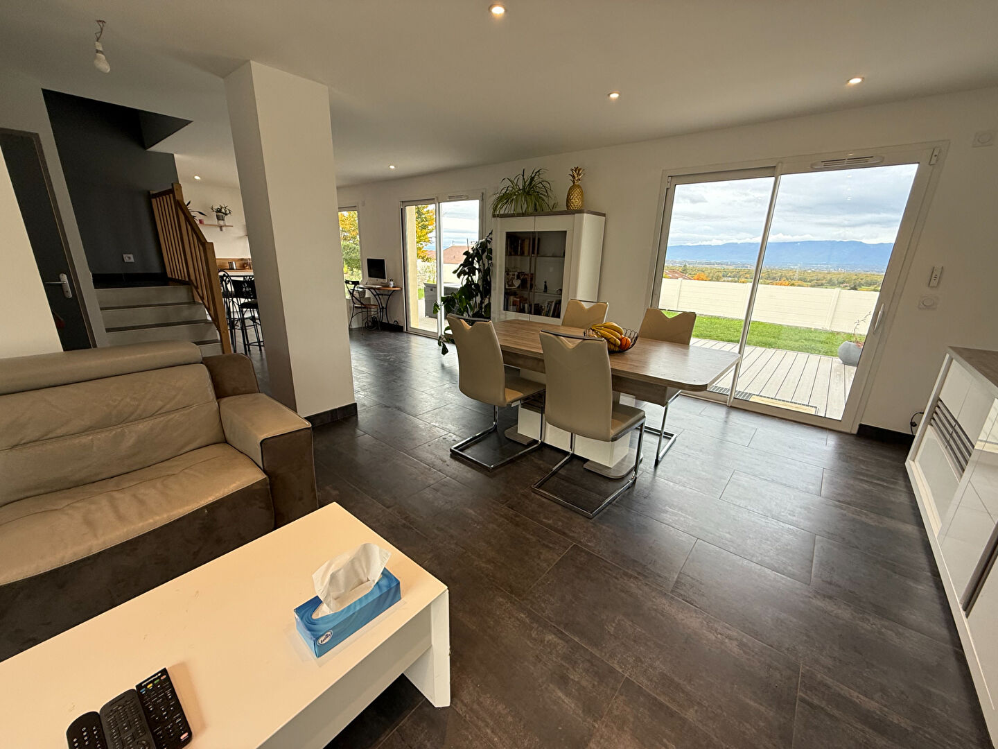 Photo A vendre à SAINT CERGUES, très belle maison récente de 121 m² habitables sur un terrain clos et arboré de 600 m² image 6/6