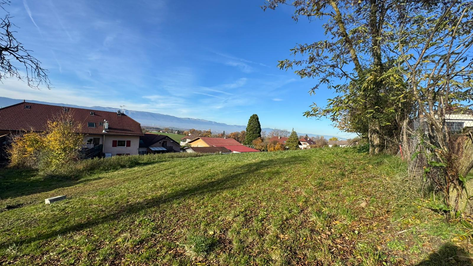 A vendre à NEYDENS terrain à bâtir de 794 m² dans lotissement neuf - 350 m² surface plancher