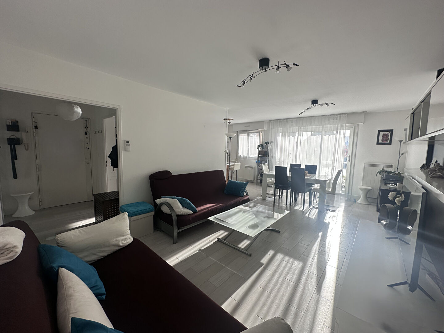 A vendre beau et grand T3  traversant et lumineux de 74,83 m² à Annemasse