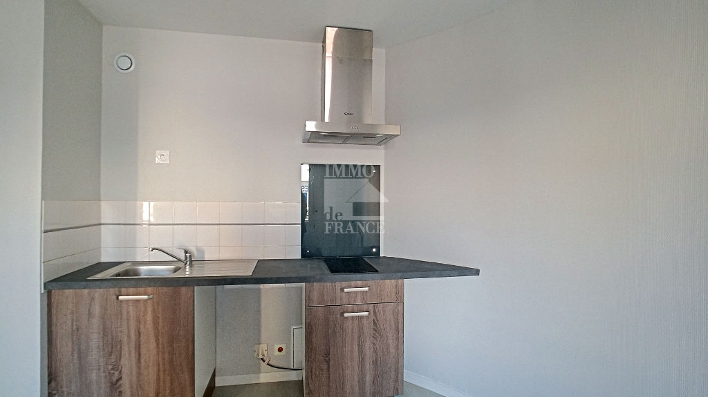 Photo Appartement 2 pièces (30 m²) en location à EVRON image 2/4