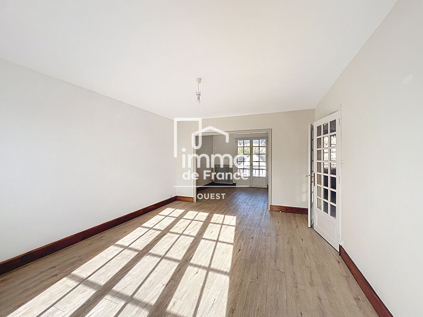 A LOUER ÉVRON Maison 4 pièce(s) 102 m2