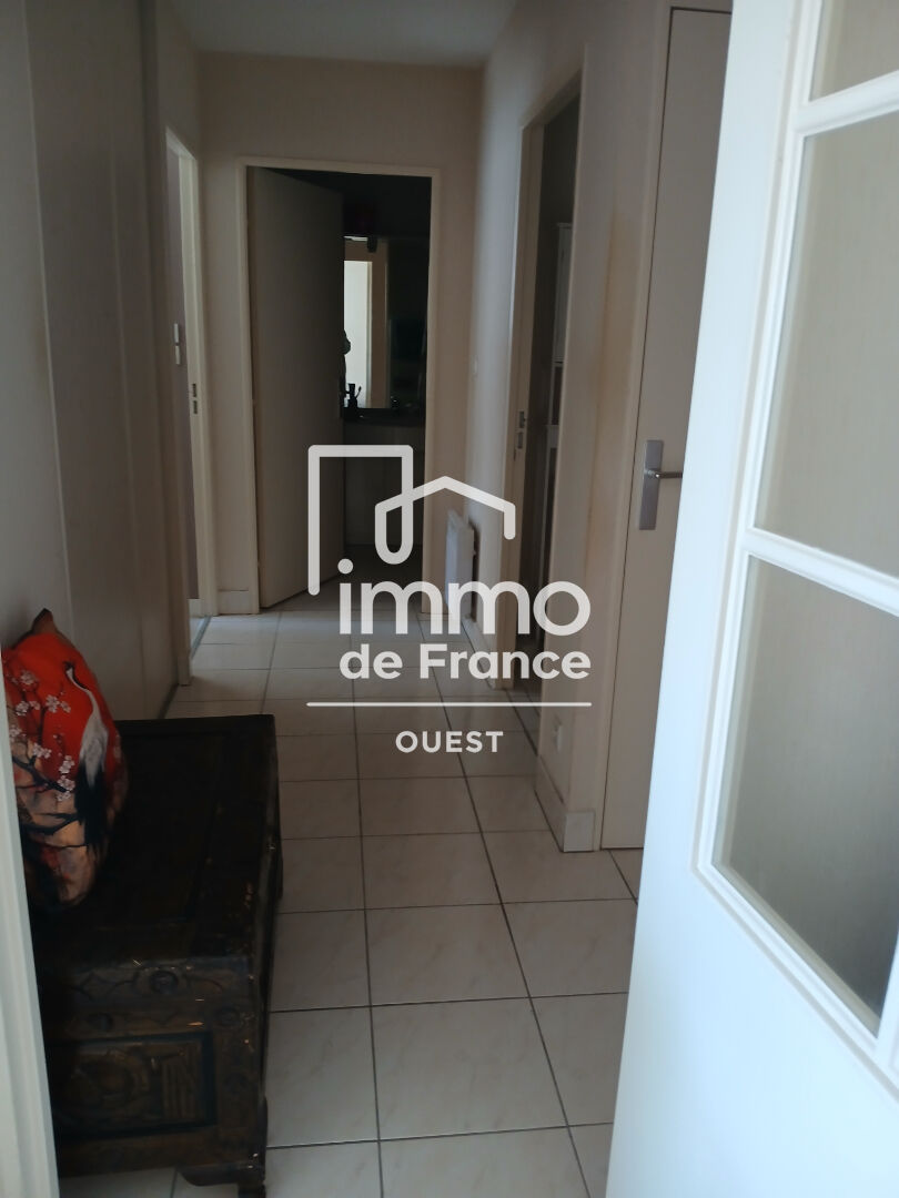 Photo MONTREUIL JUIGNE : Copropriété récente  Appartement T2  avec parking et ascenseur image 5/6