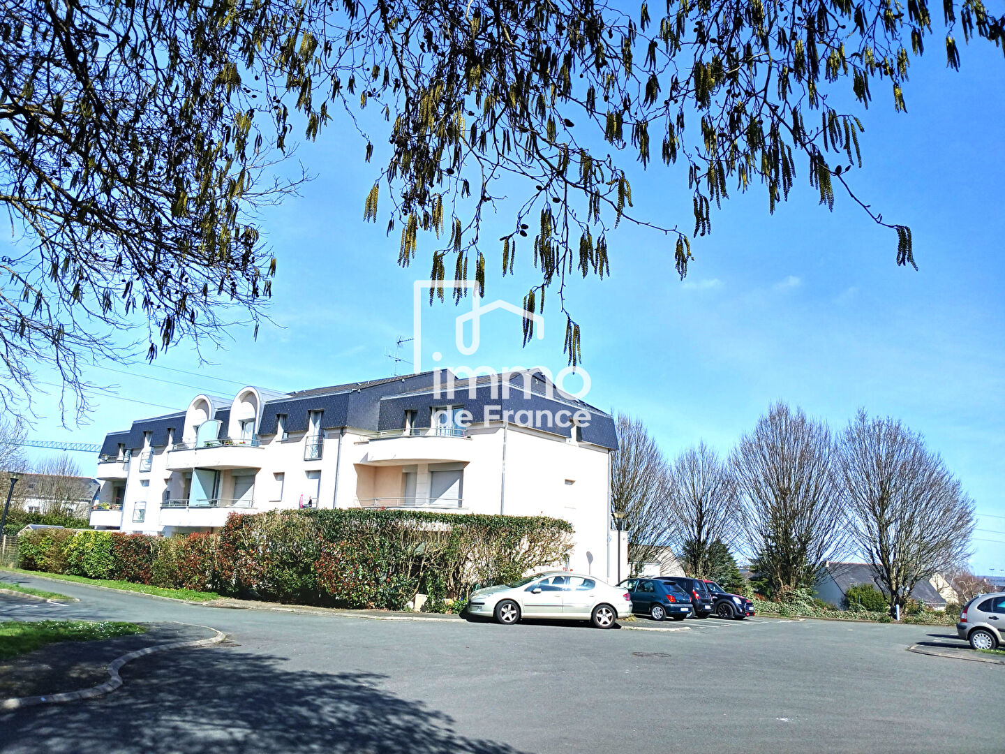Photo MONTREUIL JUIGNE : Copropriété récente  Appartement T2  avec parking et ascenseur image 6/6